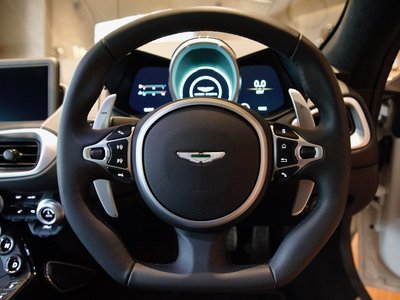 ASTON MARTIN VANTAGE - 10