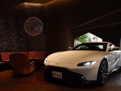 ASTON MARTIN VANTAGE - 8
