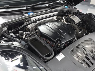 PORSCHE MACAN - 7
