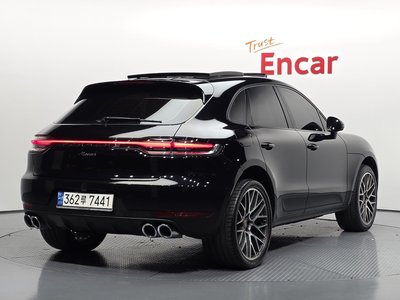 PORSCHE MACAN - 3