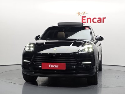 PORSCHE MACAN - 2