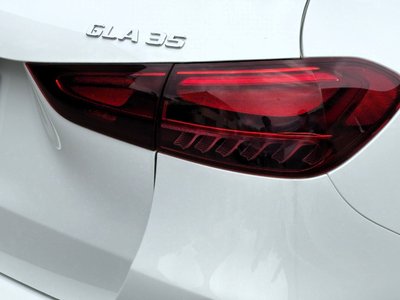 2025 Mercedes-BENZ GLA AMG 照片 10