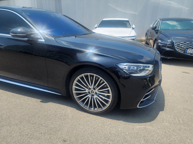 MERCEDES-BENZ S-CLASS - View 1