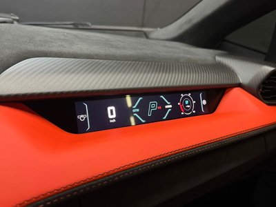 2025 Lamborghini REVUELTO — миниатюра 17