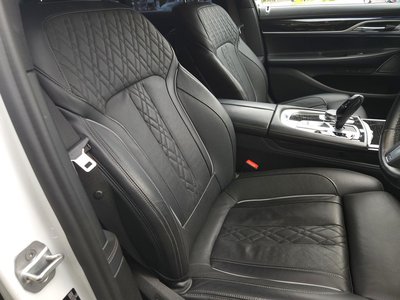 BMW 7 SERIES - 8