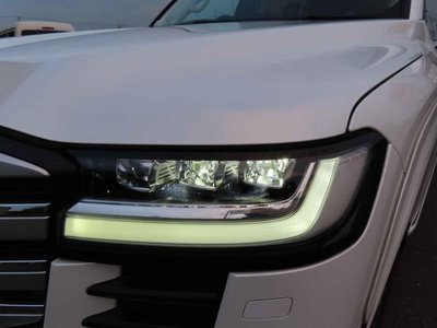 TOYOTA LAND CRUISER - 7