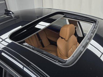 2023 BMW 5 SERIES — миниатюра 23