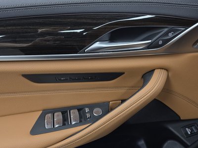 2023 BMW 5 SERIES — миниатюра 24