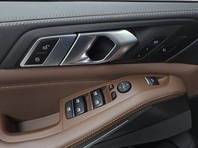 2021 BMW X5 thumbnail 25