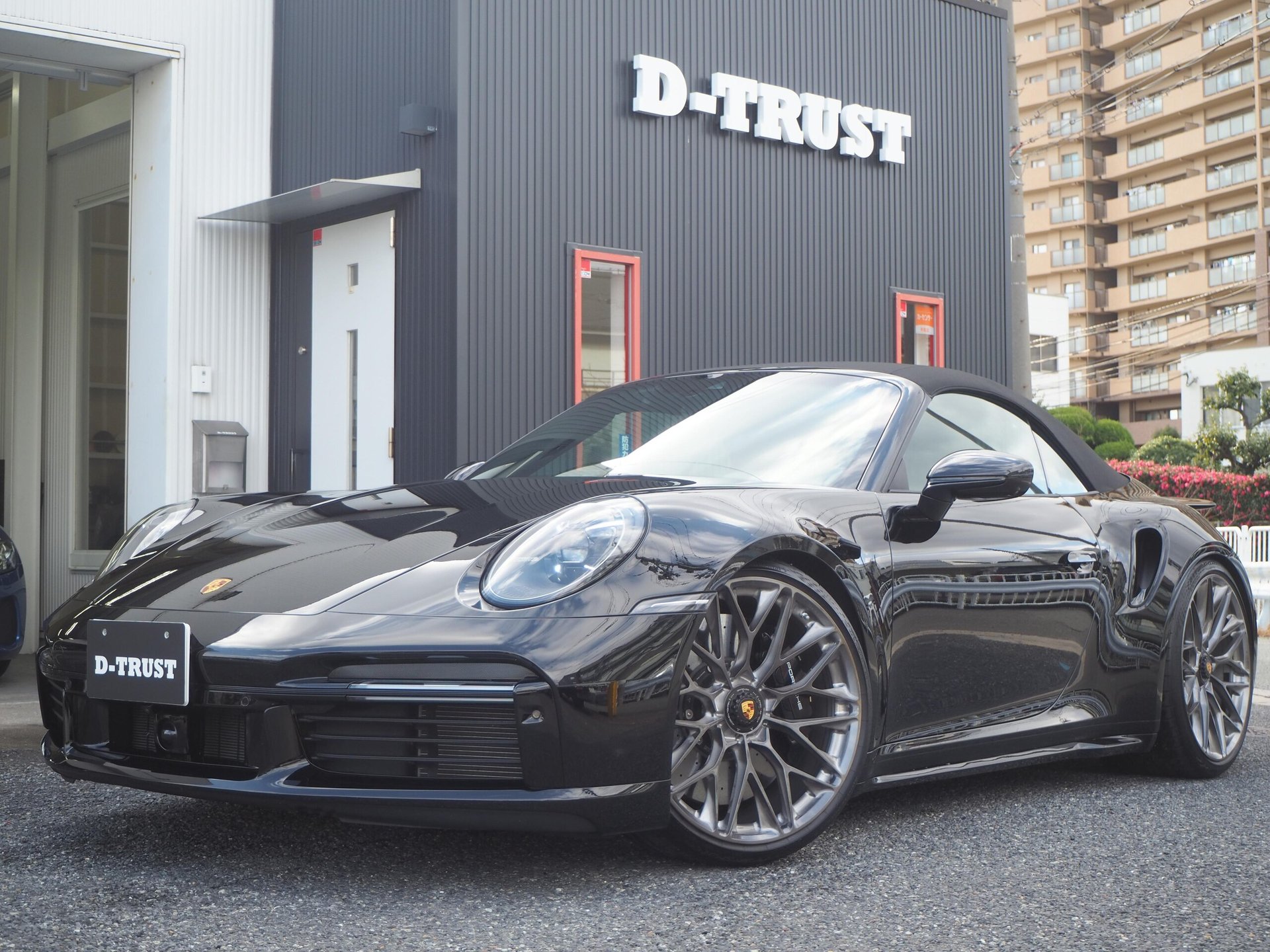 PORSCHE 911 CABRIOLET - View 1