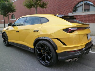 LAMBORGHINI URUS - 6