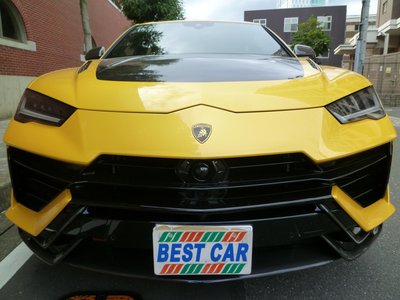 LAMBORGHINI URUS - 4
