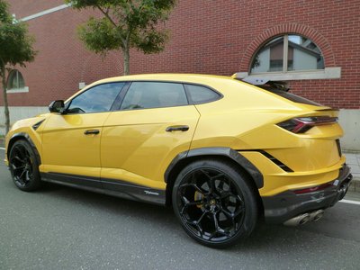 LAMBORGHINI URUS - 7