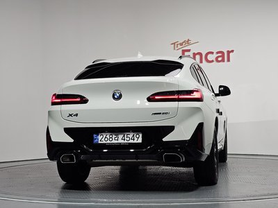 2023 BMW X4 photo 4