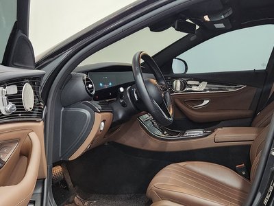 MERCEDES-BENZ E-CLASS - 9