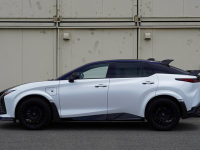 2024 Lexus RZ 照片 2