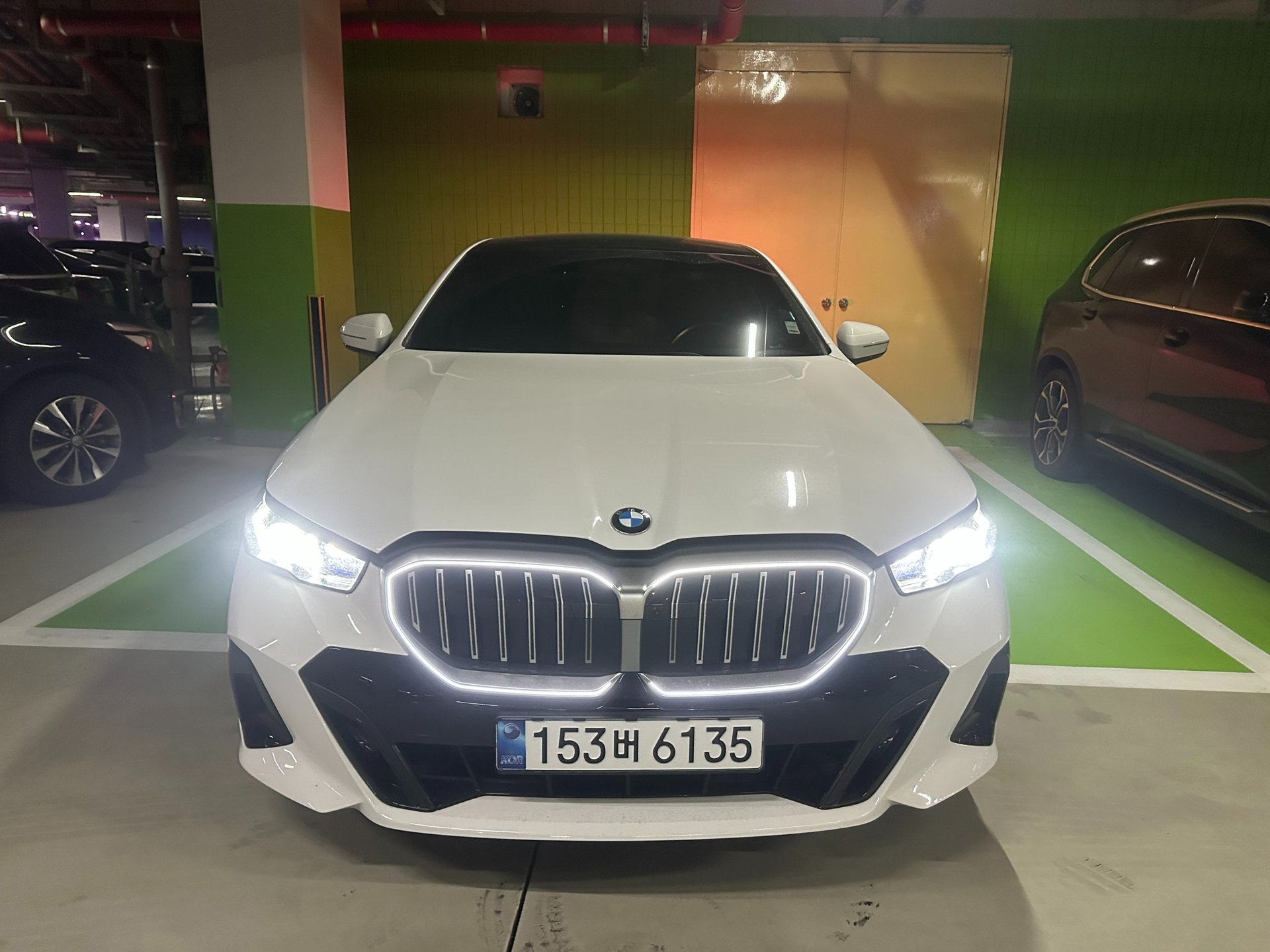 BMW 5 SERIES - View 1