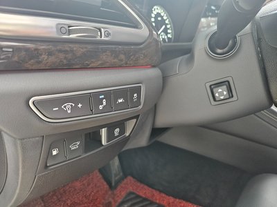 2021 Genesis G90 thumbnail 12