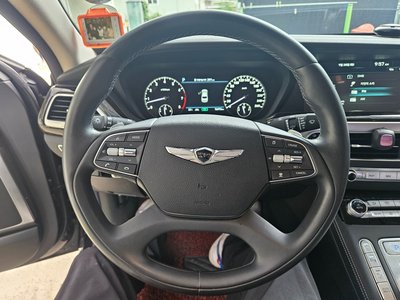2021 Genesis G90 thumbnail 14