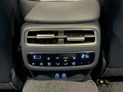 2025 Genesis GV70 thumbnail 19