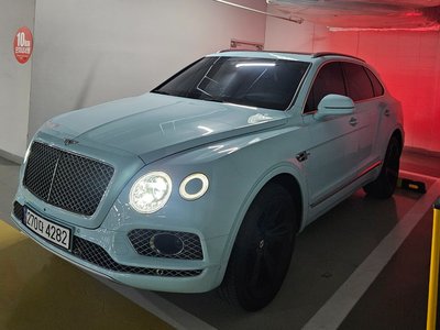 BENTLEY BENTAYGA - 2