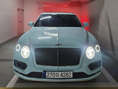 BENTLEY BENTAYGA - 1