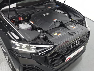 صورة 7 لـ 2024 AUDI Q8