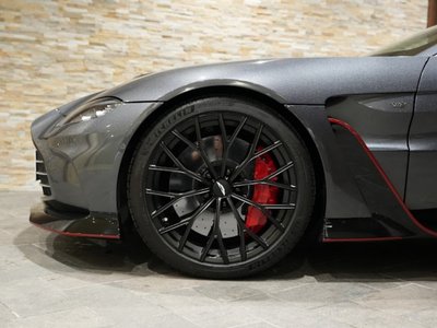 ASTON MARTIN V12 VANTAGE ROADSTER - 2
