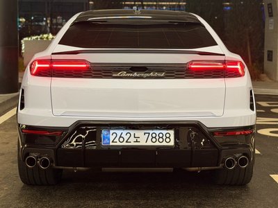 LAMBORGHINI URUS - 2