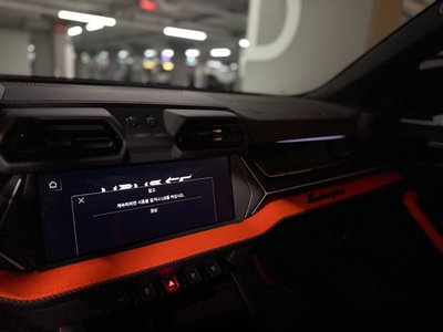 LAMBORGHINI URUS - 9