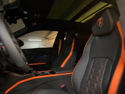 LAMBORGHINI URUS - 5