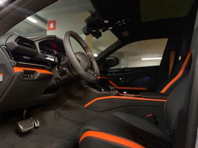 LAMBORGHINI URUS - 7