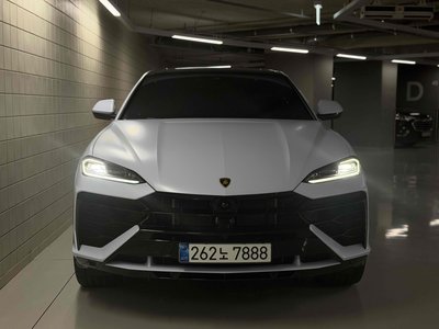 LAMBORGHINI URUS - 2