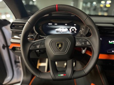 LAMBORGHINI URUS - 8