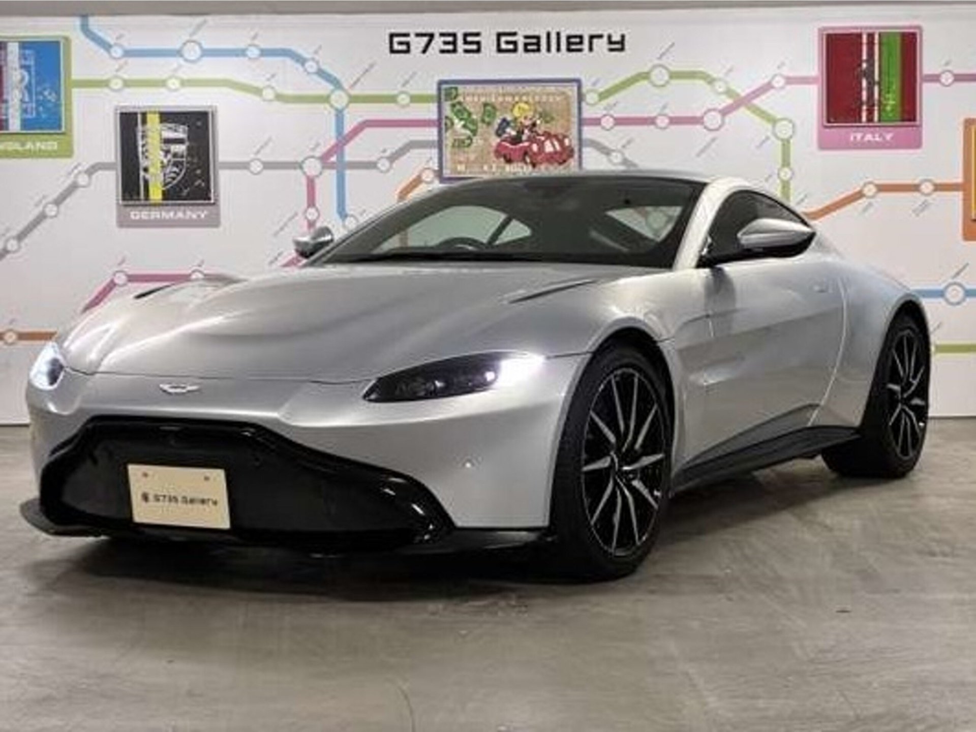 ASTON MARTIN VANTAGE - View 1