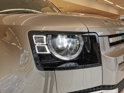 LAND ROVER DEFENDER - 9