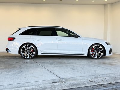 AUDI RS4 AVANT - 8