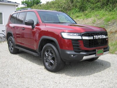 TOYOTA LAND CRUISER 300