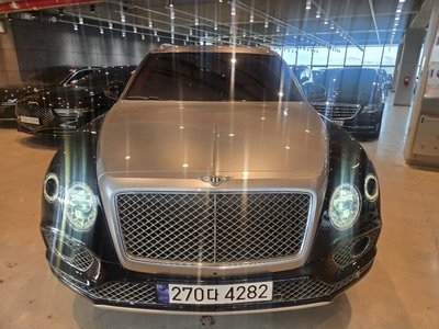 BENTLEY BENTAYGA - 9