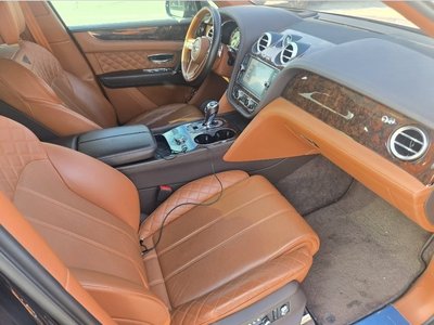 BENTLEY BENTAYGA - 6