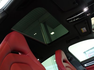 صورة مصغرة 18 لـ 2023 Porsche PANAMERA