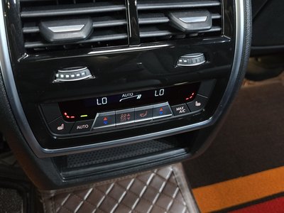 2025 BMW X5 — миниатюра 30