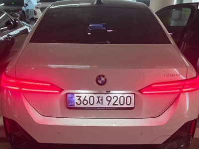 2025 BMW 5 SERIES photo 3