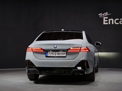 BMW 5 SERIES - 4