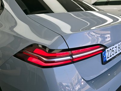 BMW 5 SERIES - 10