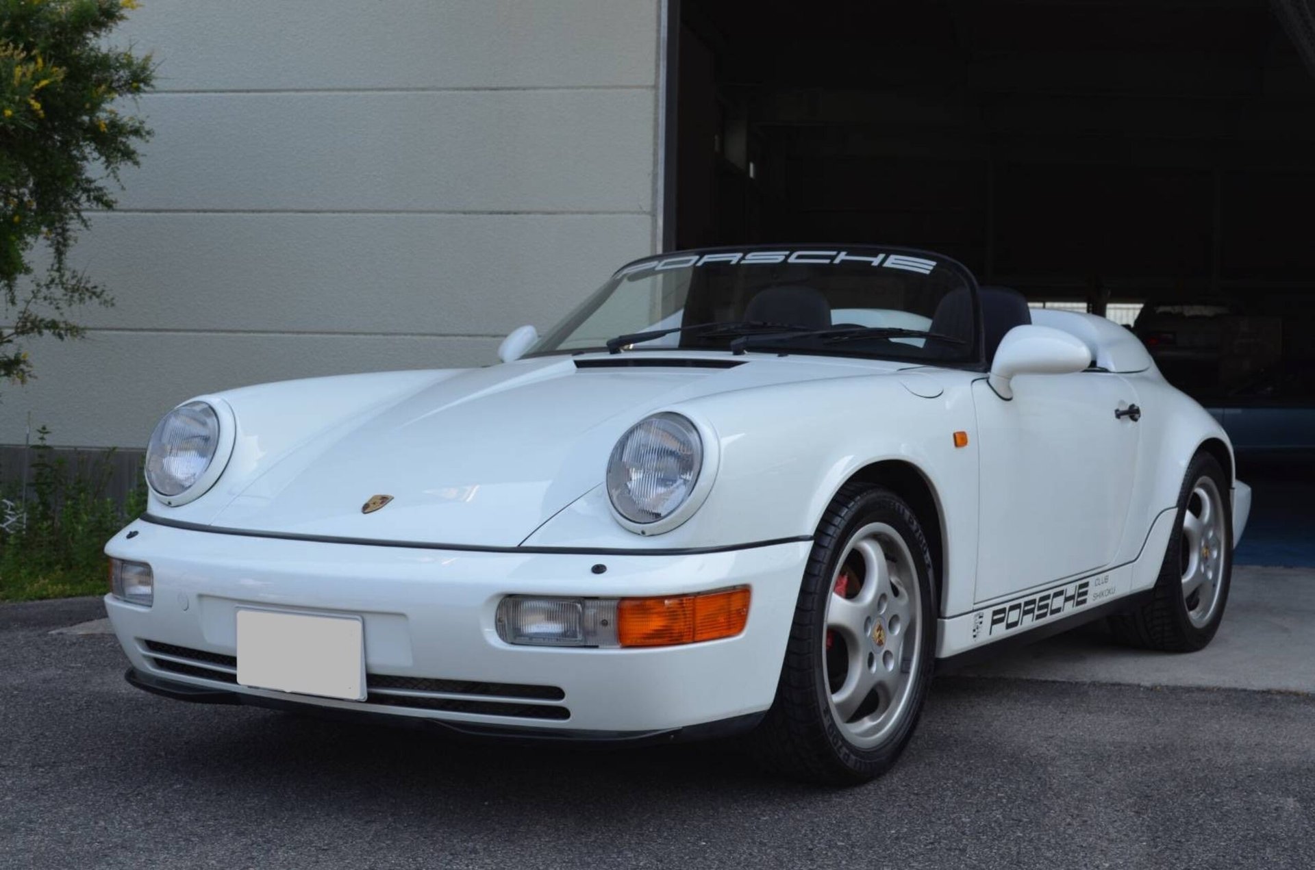 PORSCHE 911 - View 1