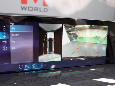 CADILLAC ESCALADE IQ - 9