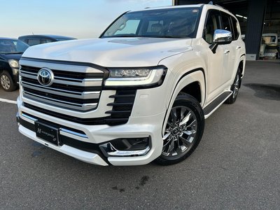 TOYOTA LAND CRUISER 300