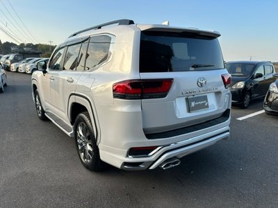 TOYOTA LAND CRUISER 300 - 6