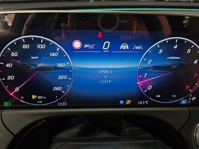 MERCEDES-BENZ E-CLASS - 8